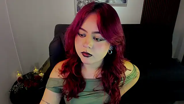 Snapshot of crimson_tati_ chatting on October 26, 2025, 4:29 am crimson tati online show from October 26, 2025, 4:29 am