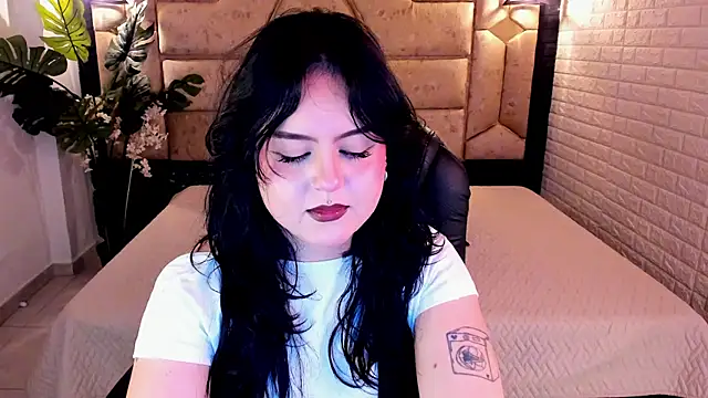 crimson tati  online show from June 6, 2026, 6:29 am