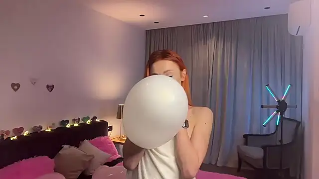 Snapshot of little_fox_alisa chatting on February 12, 2025, 9:22 pm little fox alisa online show from February 12, 2025, 9:22 pm