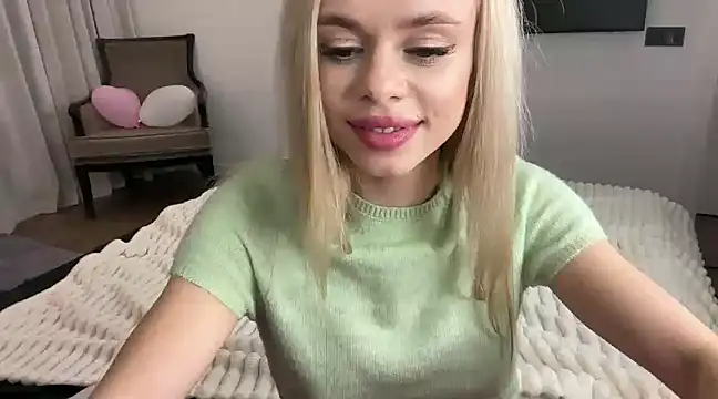 Snapshot of little_fox_alisa chatting on March 8, 2025, 12:22 am little fox alisa online show from March 8, 2025, 12:22 am