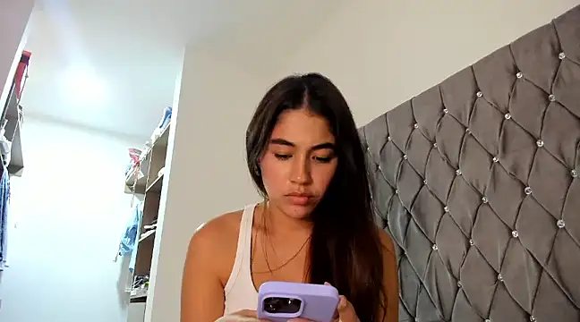 Snapshot of AriaMontgomery chatting on December 21, 2024, 11:45 pm AriaMontgomery online show from December 21, 2024, 11:45 pm