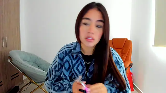 Snapshot of AriaMontgomery chatting on March 6, 2025, 12:09 pm AriaMontgomery online show from March 6, 2025, 12:09 pm