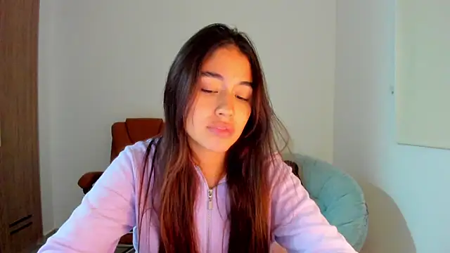 Snapshot of AriaMontgomery chatting on March 11, 2025, 12:11 am AriaMontgomery online show from March 11, 2025, 12:11 am