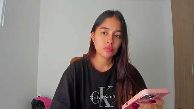 Snapshot of AriaMontgomery chatting on November 7, 2025, 1:05 am AriaMontgomery online show from November 7, 2025, 1:05 am