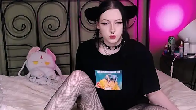 Snapshot of BlackyTea chatting on October 6, 2025, 7:44 pm BlackyTea online show from October 6, 2025, 7:44 pm