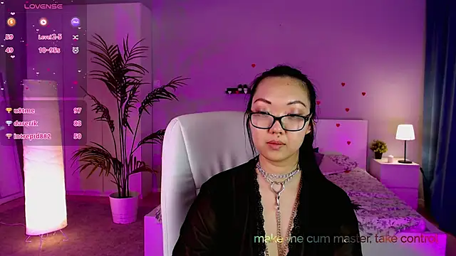 Marine Vact online show from February 19, 2025, 11:36 pm