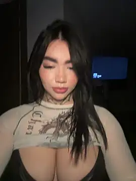 Nickiiiii online show from April 7, 2026, 6:58 am