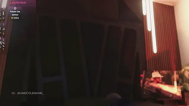 JeanColleman online show from February 5, 2026, 11:31 pm