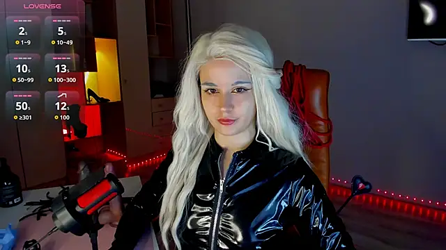 mollyposhh online show from March 20, 2026, 6:57 pm