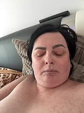 Amandamuller1982 online show from March 4, 2025, 11:08 am