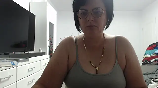 Amandamuller1982 online show from September 14, 2025, 9:36 pm