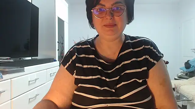 Amandamuller1982 online show from March 11, 2026, 9:54 pm