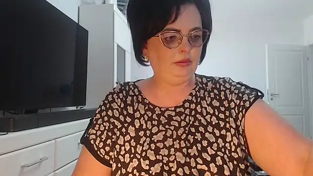 Snapshot of Amandamuller1982 chatting on May 15, 2026, 12:56 pm Amandamuller1982 online show from May 15, 2026, 12:56 pm