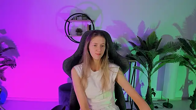 Sharon Evansi online show from December 8, 2024, 8:41 am