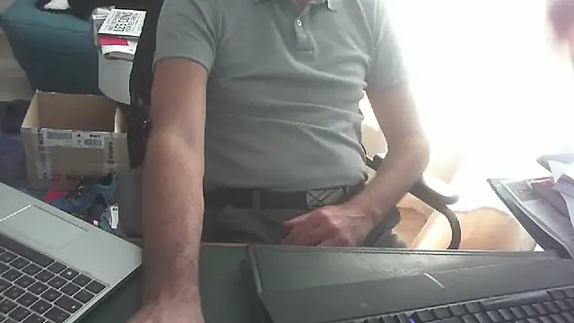 shyfrenchcock1 online show from October 6, 2025, 8:12 am