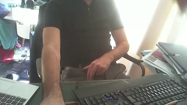 shyfrenchcock1 online show from October 20, 2025, 8:59 am