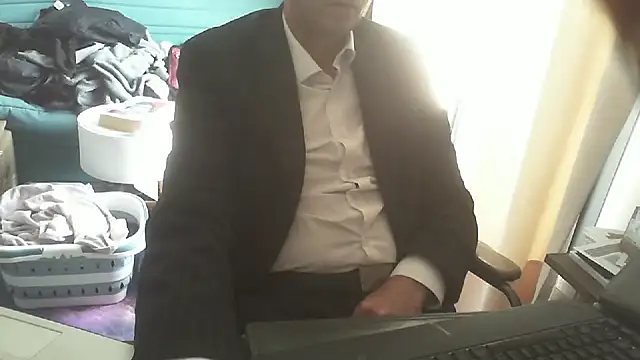 Snapshot of shyfrenchcock1 chatting on May 18, 2026, 12:22 pm shyfrenchcock1 online show from May 18, 2026, 12:22 pm