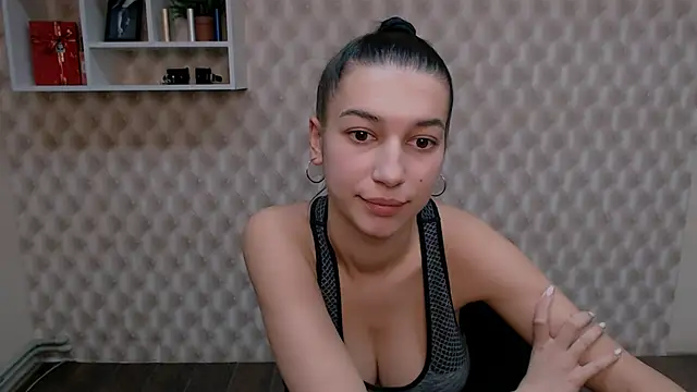 KarolinaRosse  online show from January 16, 2025, 1:14 pm