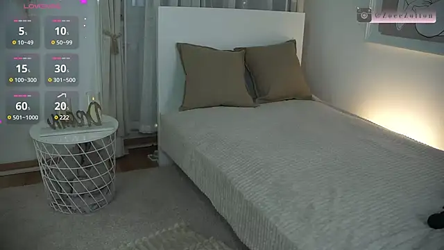 Snapshot of ZoeeZolton chatting on January 27, 2025, 8:49 pm ZoeeZolton online show from January 27, 2025, 8:49 pm