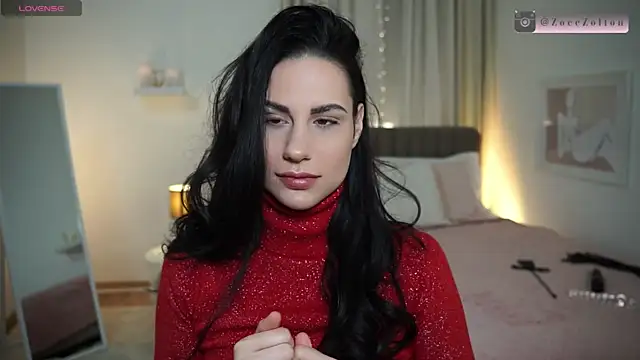 Snapshot of ZoeeZolton chatting on March 22, 2025, 12:46 pm ZoeeZolton online show from March 22, 2025, 12:46 pm