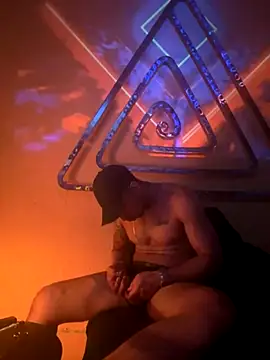 Snapshot of Alexandrei chatting on November 9, 2025, 8:18 pm Alexandrei online show from November 9, 2025, 8:18 pm