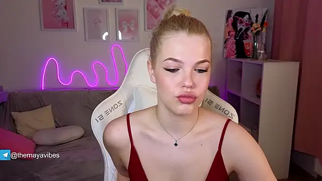 Maya Rave online show from February 12, 2026, 3:45 am