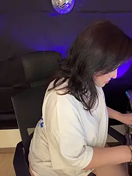 PoliBenett  online show from November 5, 2025, 9:48 pm