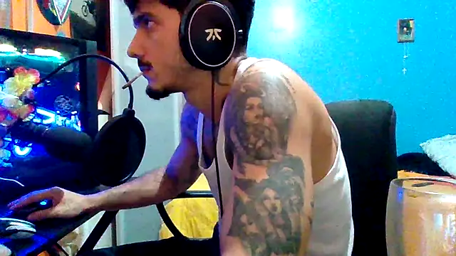 Badboyi1997 online show from October 31, 2025, 1:17 am