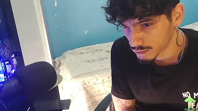 Badboyi1997 online show from February 19, 2026, 12:23 pm