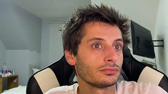 Snapshot of Dylansd chatting on December 22, 2024, 12:28 am Dylansd online show from December 22, 2024, 12:28 am