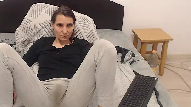 pussywetsquirty online show from April 16, 2026, 5:30 am