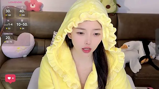 Yilin1999 online show from March 9, 2025, 7:23 am