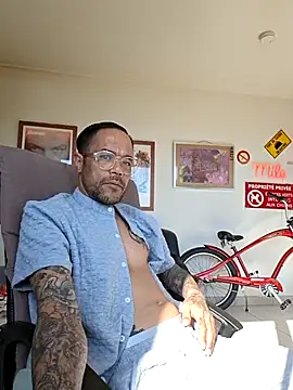 mileflav0r online show from May 7, 2026, 7:36 am