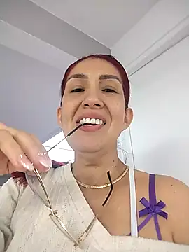 Perla Franco online show from October 16, 2025, 9:27 pm