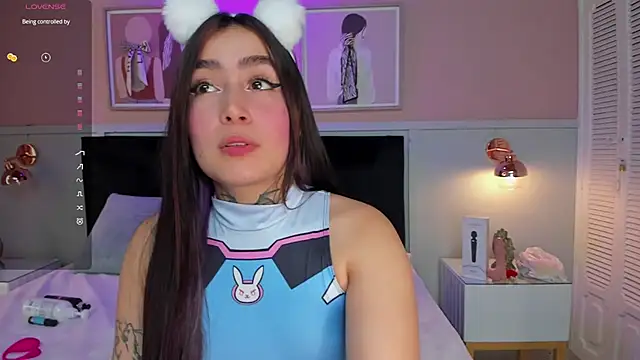 elodie walker online show from October 14, 2025, 1:56 pm