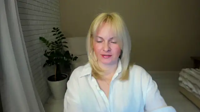 Alicee Gracee online show from February 17, 2026, 7:42 pm