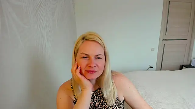 Alicee Gracee online show from March 27, 2026, 7:36 am