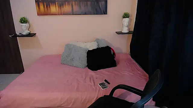 cristal-evanns online show from March 31, 2026, 9:37 pm