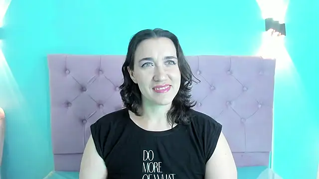 kyoakane online show from December 7, 2024, 12:56 pm