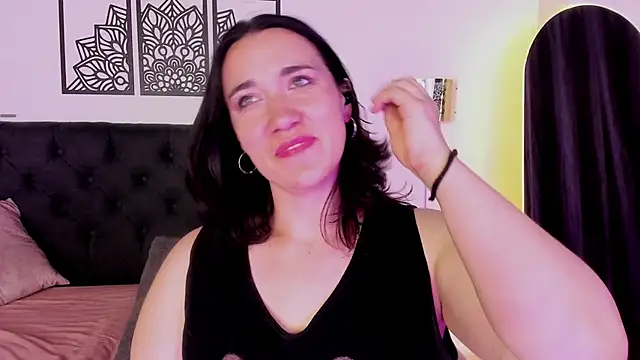 kyoakane online show from January 25, 2025, 9:47 am