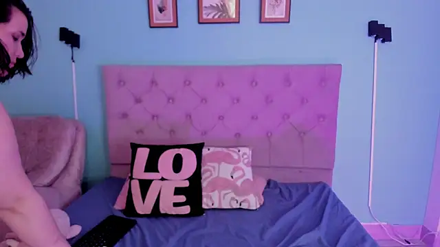 kyoakane online show from January 31, 2025, 9:05 am