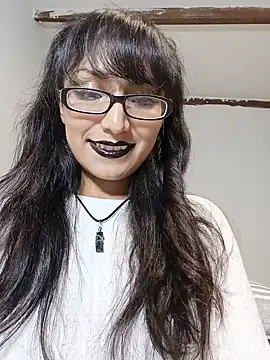 Lucy Chery online show from May 23, 2026, 12:05 am
