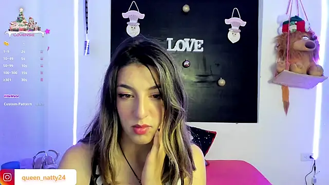 Snapshot of queen-natty chatting on December 23, 2024, 4:55 am queen-natty online show from December 23, 2024, 4:55 am