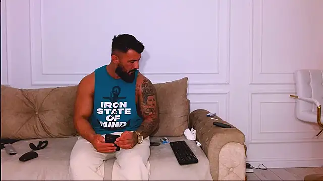 Snapshot of UrsuKing chatting on January 18, 2025, 9:24 pm UrsuKing online show from January 18, 2025, 9:24 pm