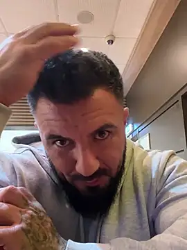 Snapshot of UrsuKing chatting on February 17, 2025, 12:21 am UrsuKing online show from February 17, 2025, 12:21 am