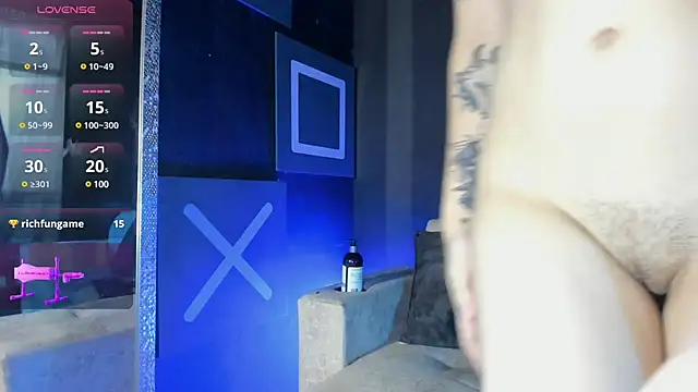 Kiraa Rizzo online show from February 5, 2025, 2:37 pm