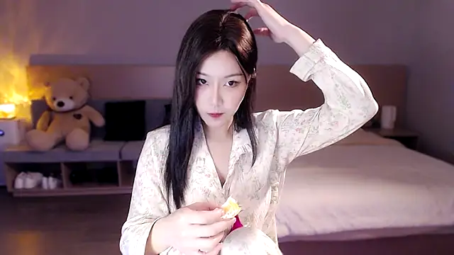 Lucky-baby online show from December 15, 2024, 2:48 pm