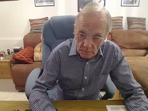 Snapshot of Ferret7777 chatting on October 25, 2025, 10:04 pm Ferret7777 online show from October 25, 2025, 10:04 pm