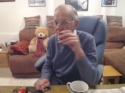 Snapshot of Ferret7777 chatting on October 28, 2025, 8:11 pm Ferret7777 online show from October 28, 2025, 8:11 pm