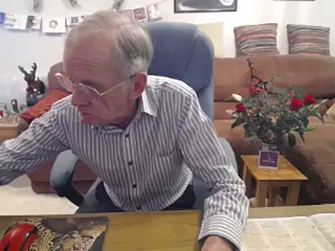 Snapshot of Ferret7777 chatting on December 21, 2025, 7:32 pm Ferret7777 online show from December 21, 2025, 7:32 pm